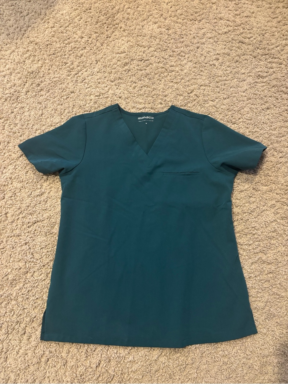 Mandala Caribbean BlueV-Neck Short Sleeve Scrub Top Size Medium.